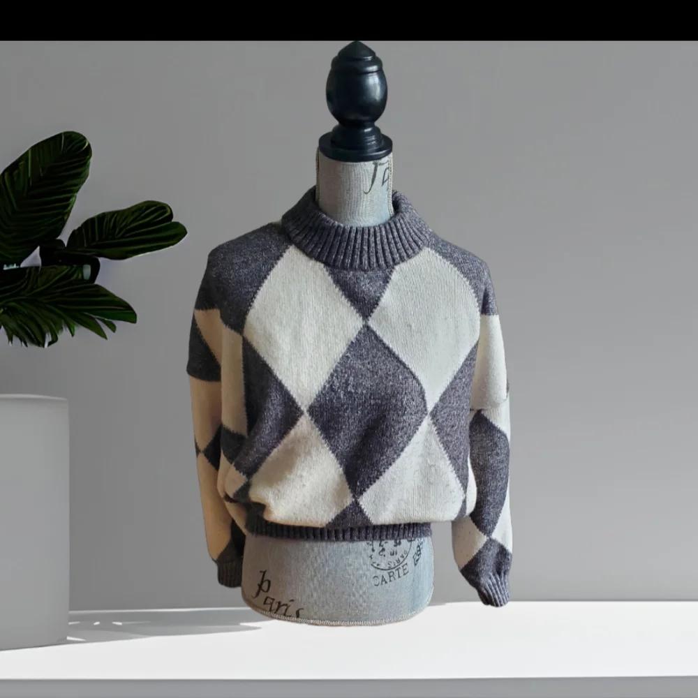 H&M Sweater - Picture 2 of 5